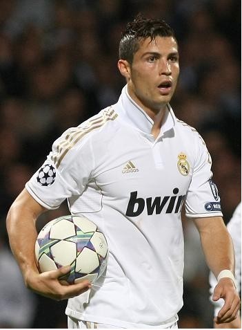 全市场：米兰正在寻找中锋，有意菲尔克鲁格和瑟洛特（全市场：米兰寻觅中锋，菲尔克鲁格、瑟洛特成候选）