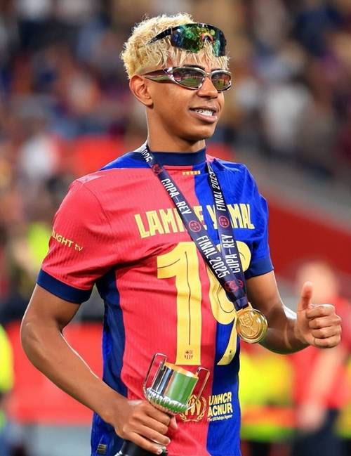 国安官方：中超收官战vs梅州的门票将于15日10点开售（北京国安宣布：对梅州的中超收官战门票将于15日10时开售）