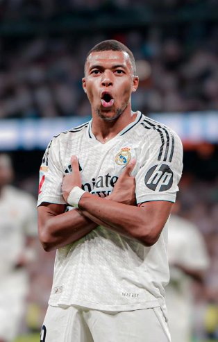 对阵马耳他破门，莱万国家队攻破39个对手球门追平梅西排第二（莱万战马耳他破门，国家队已攻破39队球门，追平梅西并列第二）