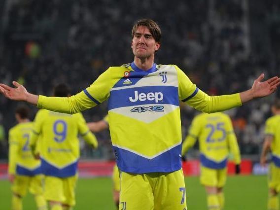 官方：德甲、德乙球场内的记分牌和屏幕将显示实际补时时间（官宣：德甲、德乙球场记分牌与大屏将同步显示实际补时时间）